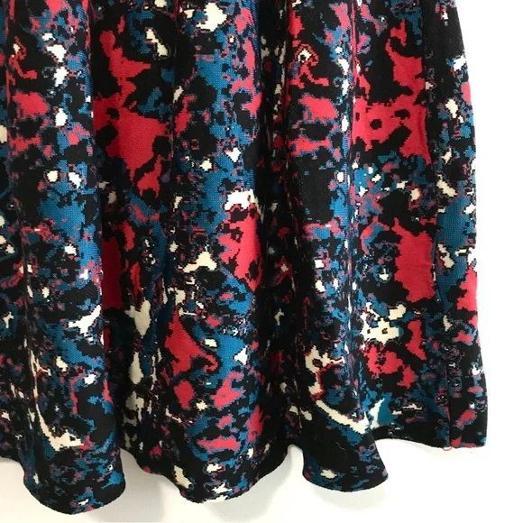 Floral Patterned Dress - Picture 9 of 10